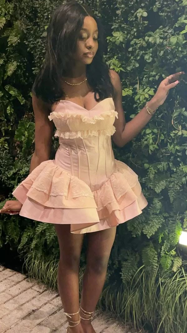 Mini robe de soirée en satin, sans bretelles, sans manches, ligne a, simple, C899