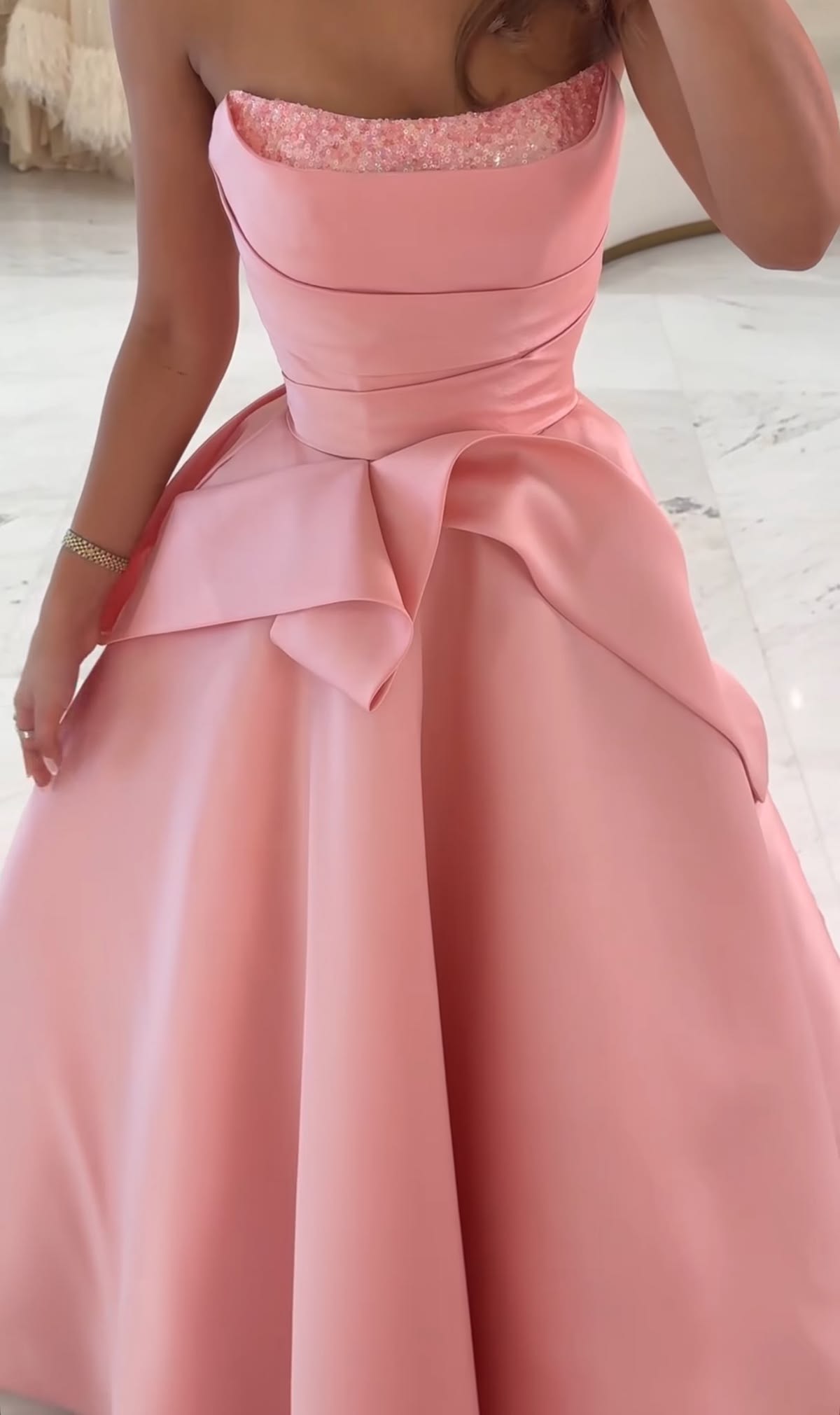 Mini robe de soirée en satin, sans bretelles, sans manches, ligne a, simple, C899