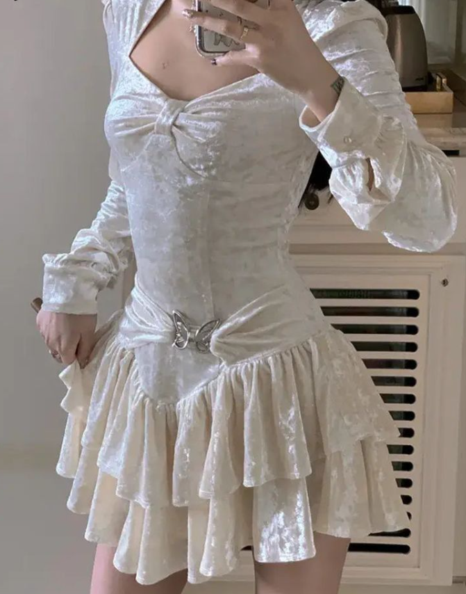 Vintage Square Neck White Homecoming Dress Velvet Tiered A-Line Birthday Dress D0493