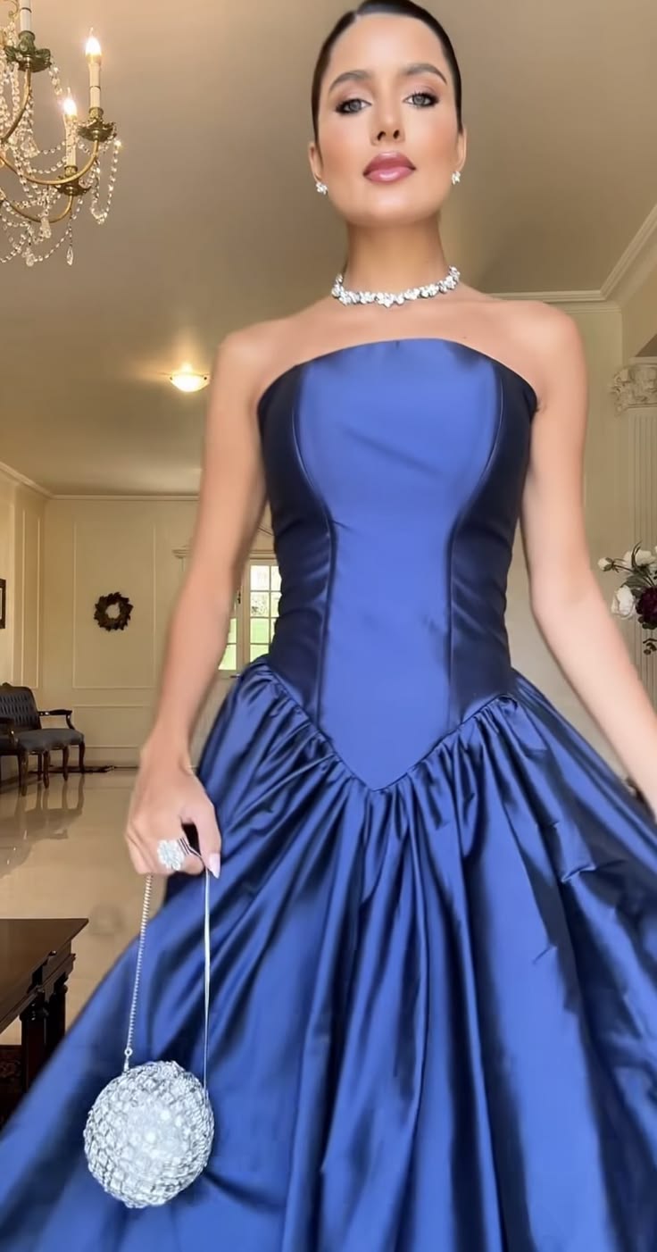 Robe de bal de princesse bustier à volants en satin long, robe de soirée C8117