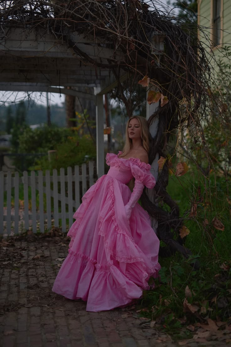Robe de bal de princesse bustier à volants en satin long, robe de soirée C8117