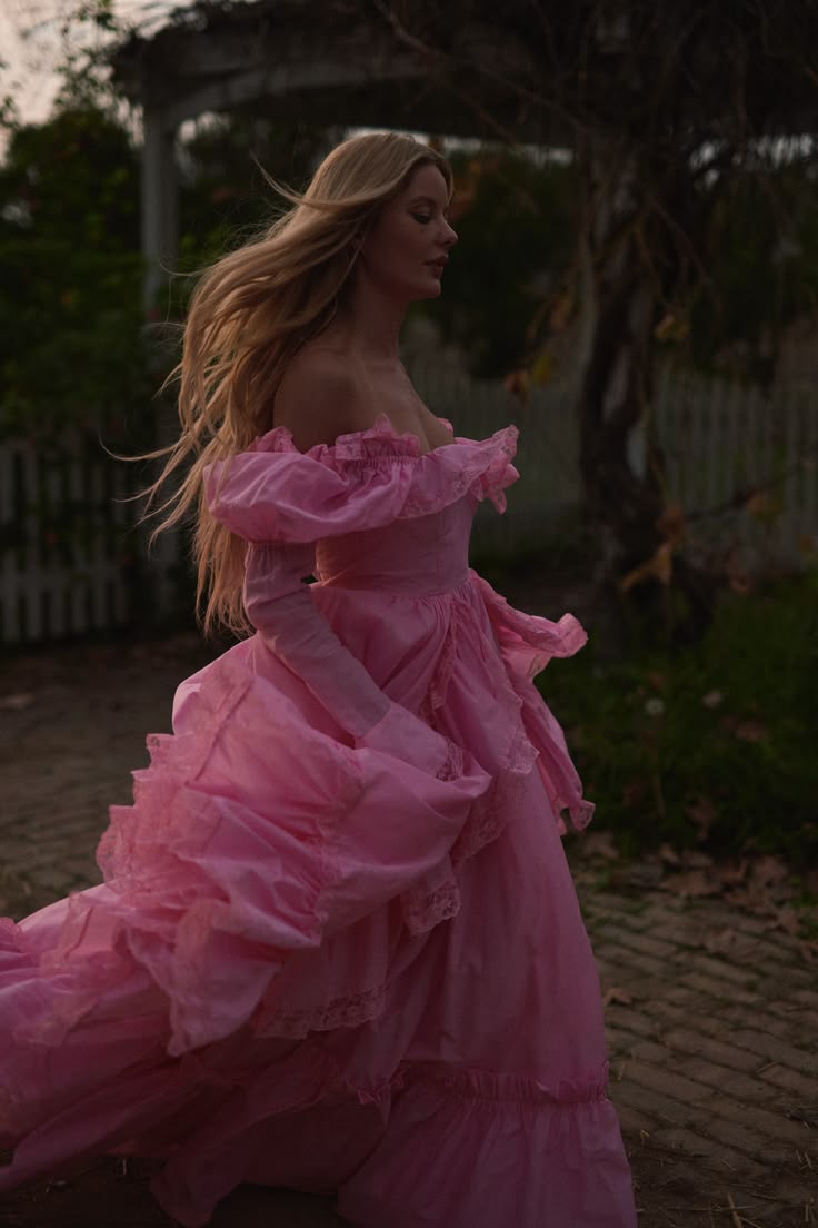 Robe de bal de princesse bustier à volants en satin long, robe de soirée C8117