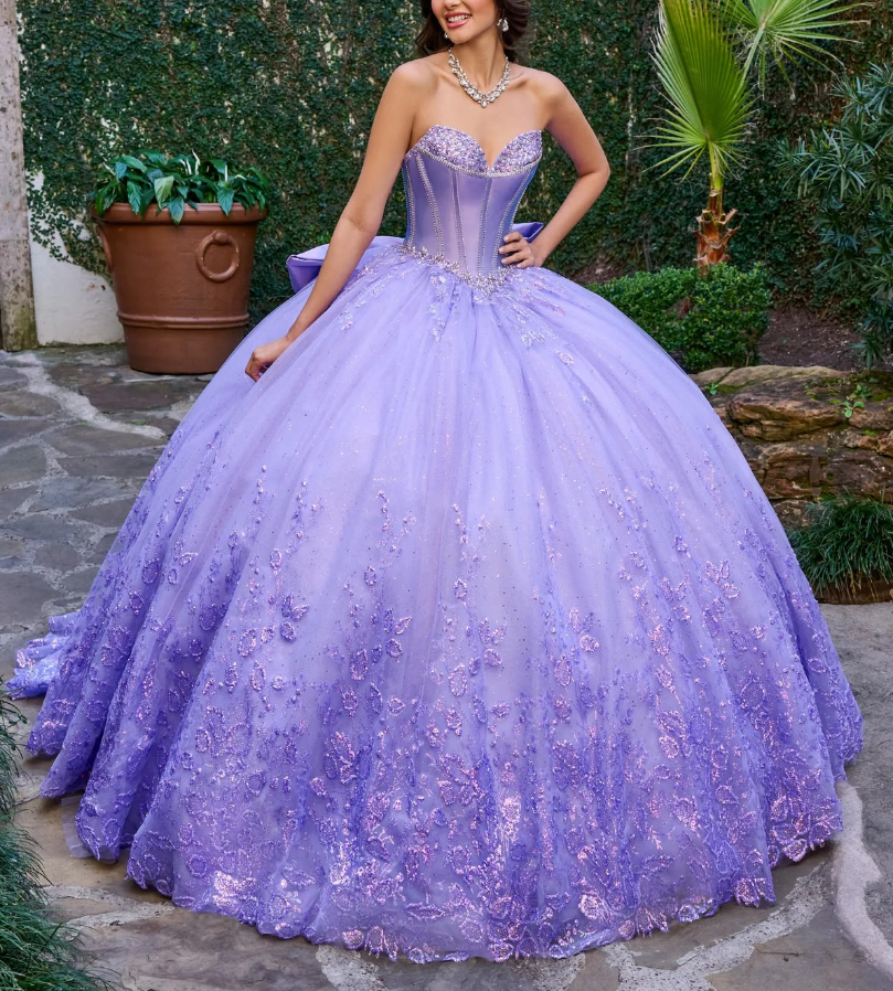 Romantic Ball Gown Sweetheart Quinceanera Dresses Beading Appliques Purple Sweet 16 Dresses D0565