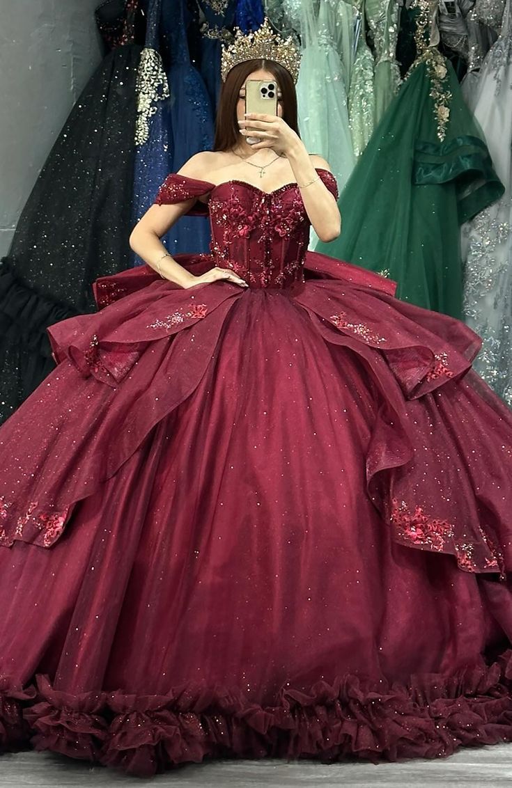 Luxurious Ball Gown Red Tulle Quinceanera Dresses Off The Shoulder Sequins Sweet 16 Dresses D0582