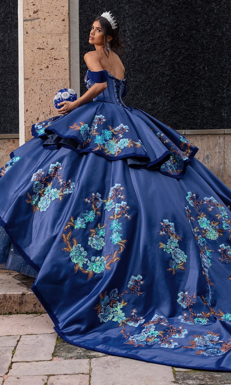 Beautiful Ball Gown Blue Tulle Quinceanera Dresses Strapless Sequins Satin Sweet 16 Dresses D0589