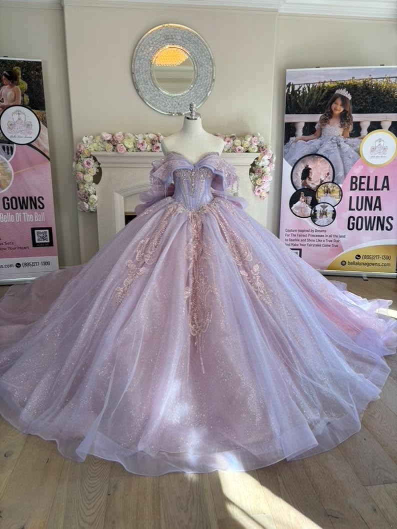 Glamorous Purple Ball Gown Quinceanera Dresses Off The Shoulder Beading Tassel Sweet 16 Dresses D0608