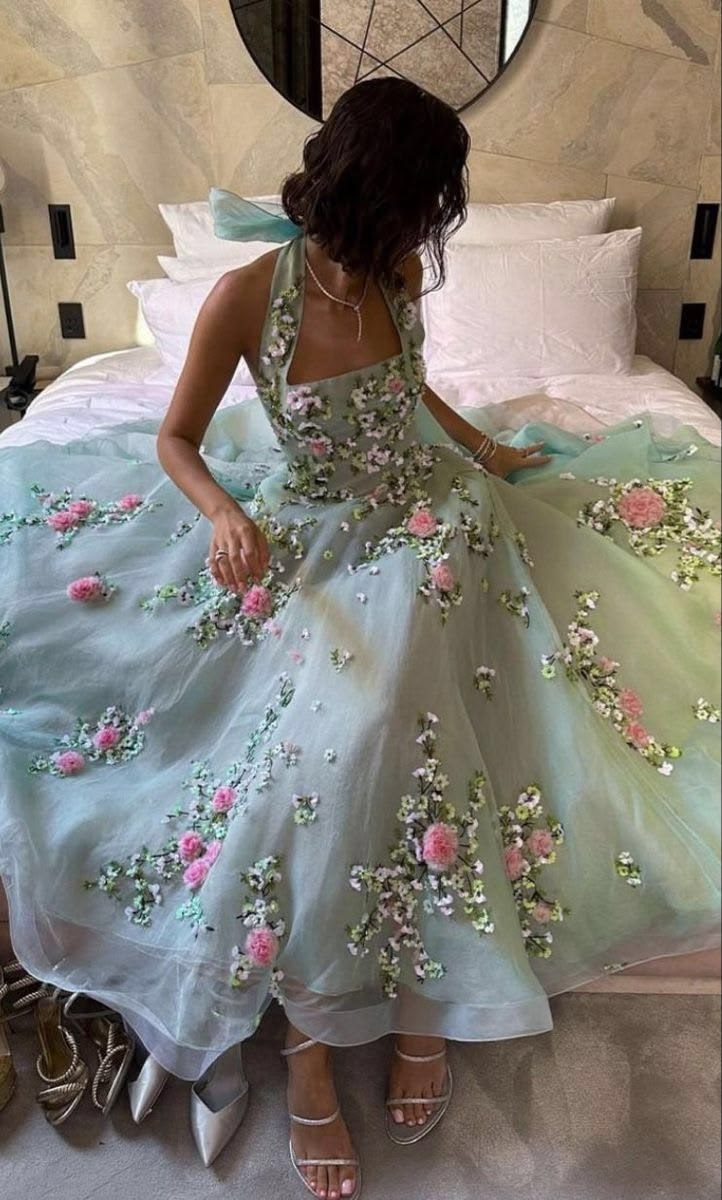Playful Halter Neck Green Prom Dress Sequins Floral A-Line Evening Dress D0610