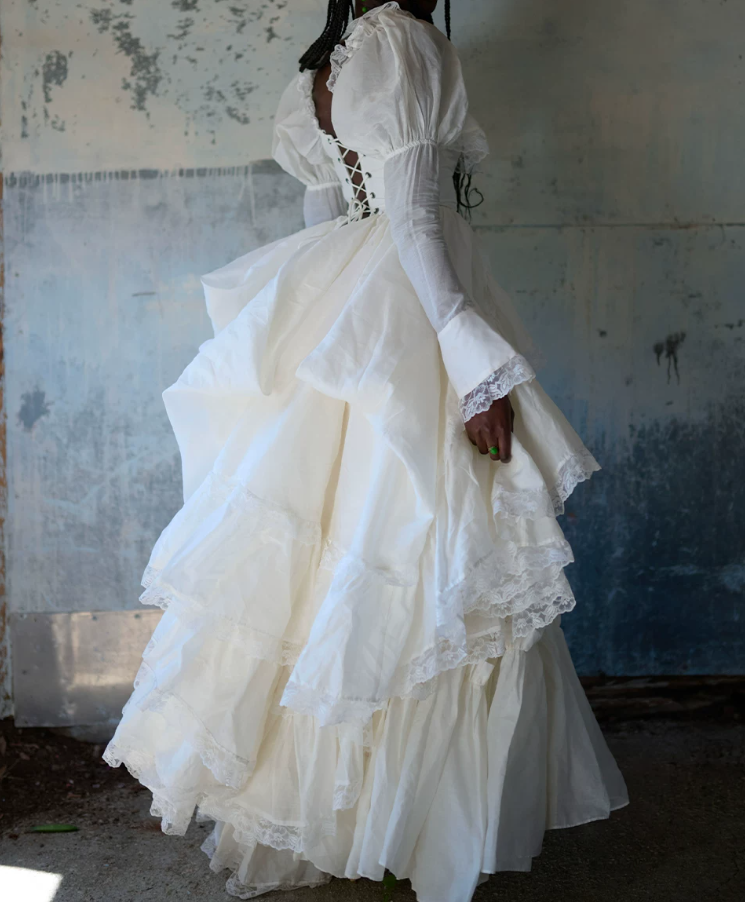 Superbe robe de mariée sirène bustier en satin et tulle, longue et en dentelle, C4563