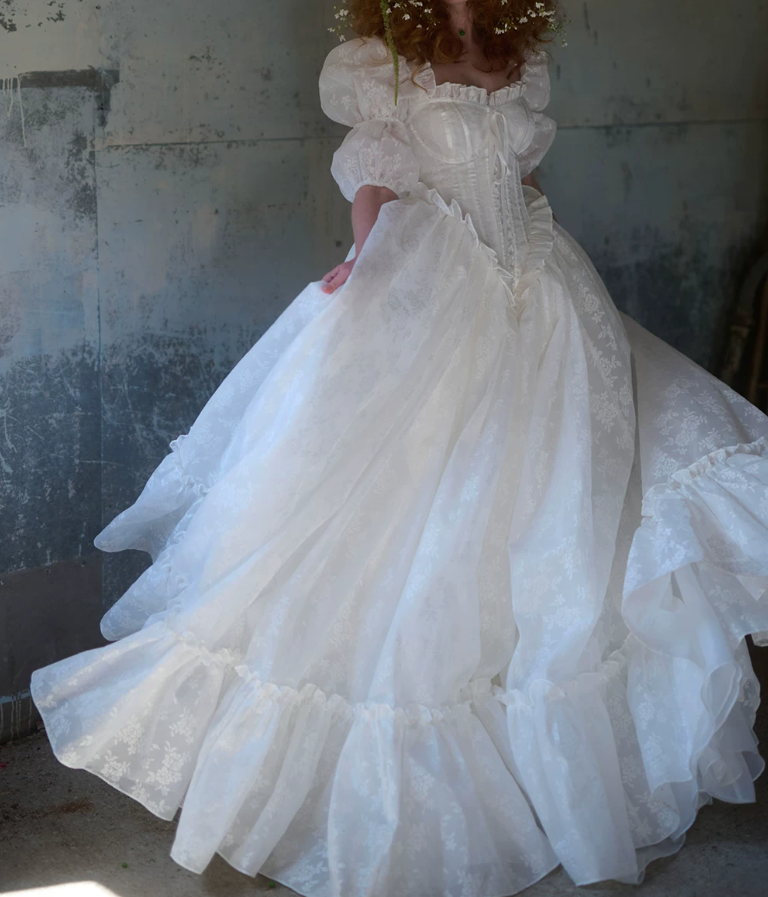 Superbe robe de mariée sirène bustier en satin et tulle, longue et en dentelle, C4563