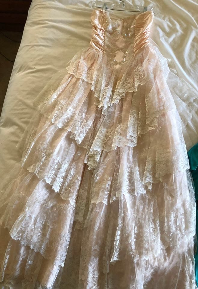 Superbe robe de mariée sirène bustier en satin et tulle, longue et en dentelle, C4563