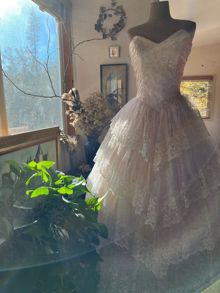 Superbe robe de mariée sirène bustier en satin et tulle, longue et en dentelle, C4563