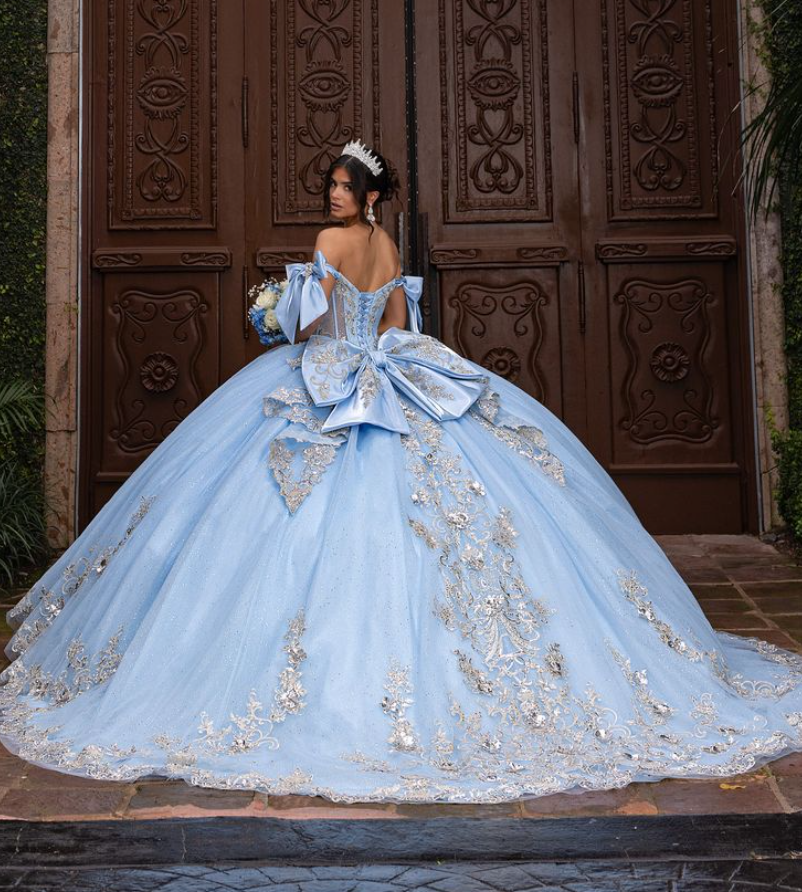 Ornate Appliques Ball Gown Blue Tulle Quinceanera Dresses Off The Shoulder Sweet 16 Dresses D0660