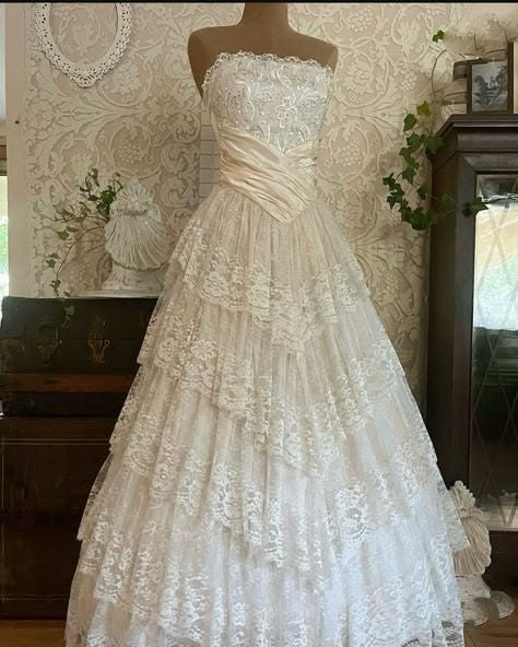 Superbe robe de mariée sirène bustier en satin et tulle, longue et en dentelle, C4563