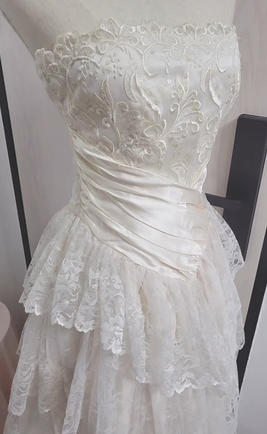 Superbe robe de mariée sirène bustier en satin et tulle, longue et en dentelle, C4563