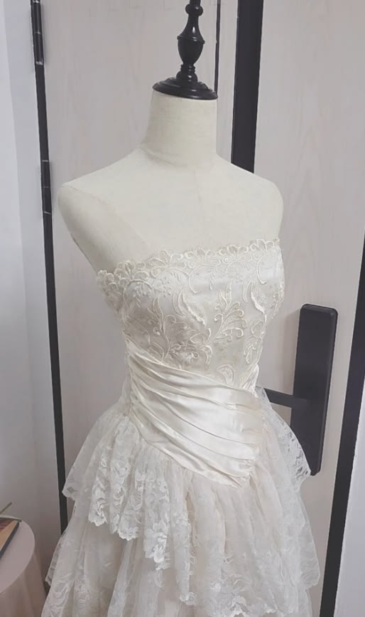 Superbe robe de mariée sirène bustier en satin et tulle, longue et en dentelle, C4563