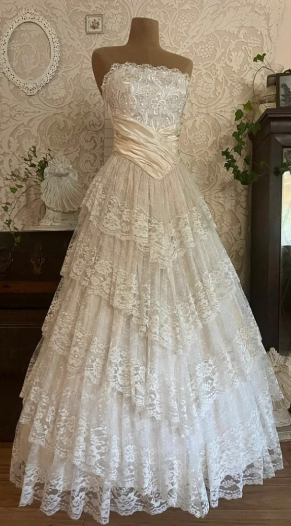 Superbe robe de mariée sirène bustier en satin et tulle, longue et en dentelle, C4563