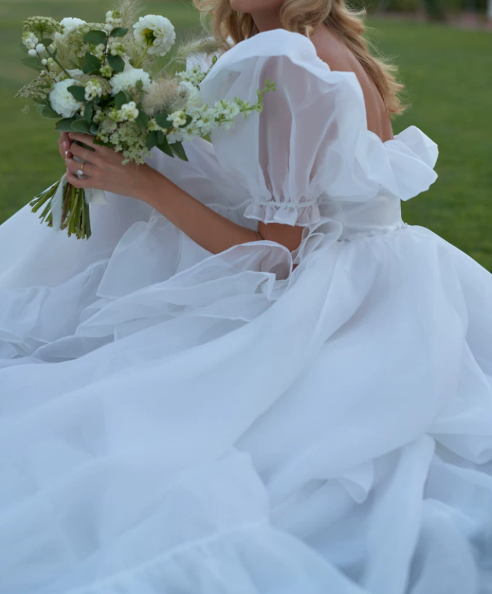 Unique Square Neck Wedding Dresses White Ruffled Short Sleeve A-Line Bridal Dress D0725
