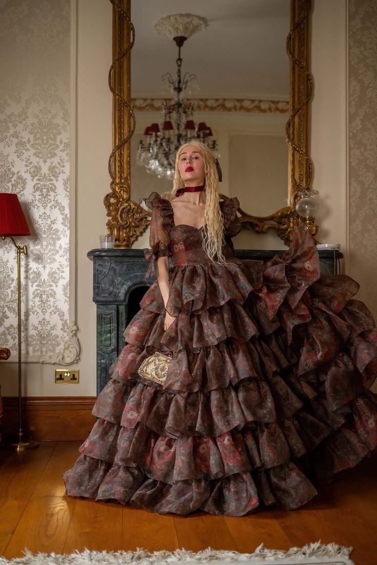 Robe de bal de princesse bustier à volants en satin long, robe de soirée C8117