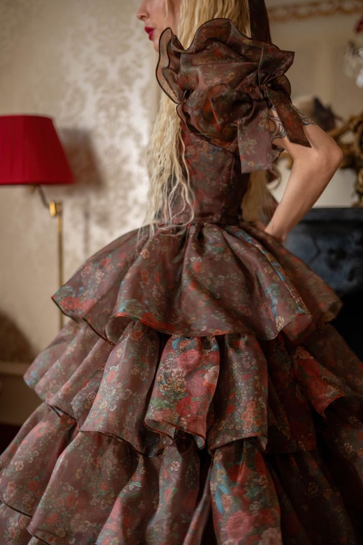 Robe de bal de princesse bustier à volants en satin long, robe de soirée C8117