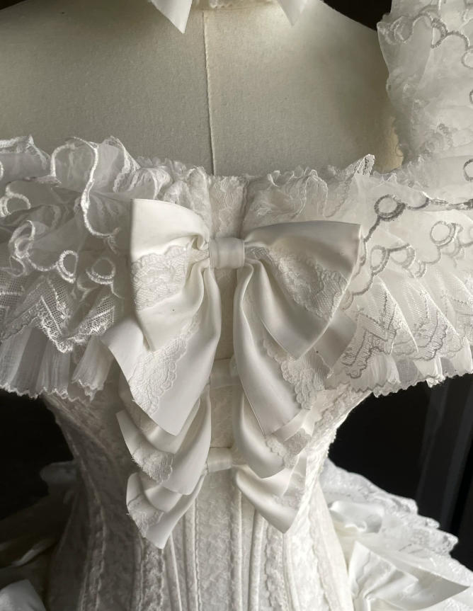 Superbe robe de mariée sirène bustier en satin et tulle, longue et en dentelle, C4563