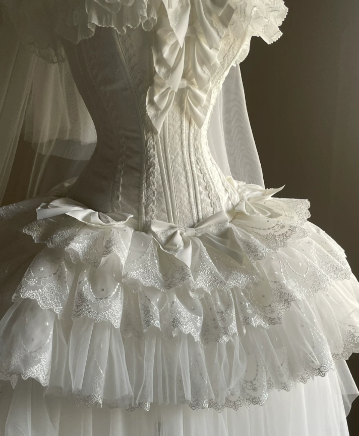 Superbe robe de mariée sirène bustier en satin et tulle, longue et en dentelle, C4563
