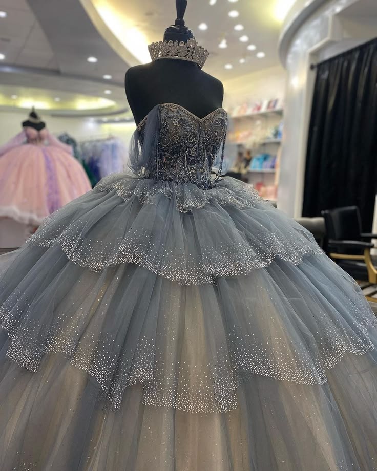 Luxurious Blue Ball Gown Sequins Beaded Quinceanera Dresses Tiered Tulle Sweet 16 Dresses D0801
