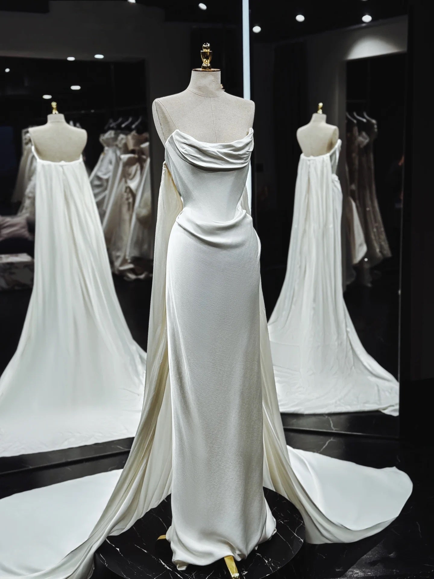 Vintage Mermaid Strapless White Satin Long Wedding Dresses With Ruffles C3532