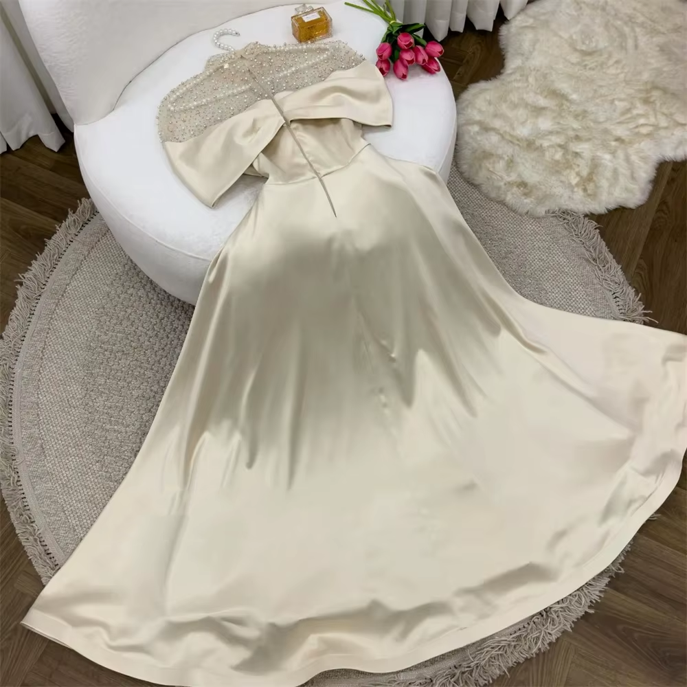 Robe de soirée élégante en forme de A, robe élégante, longueur au sol, manches courtes, col illusion, satin avec perles froncées, robe de bal C3284