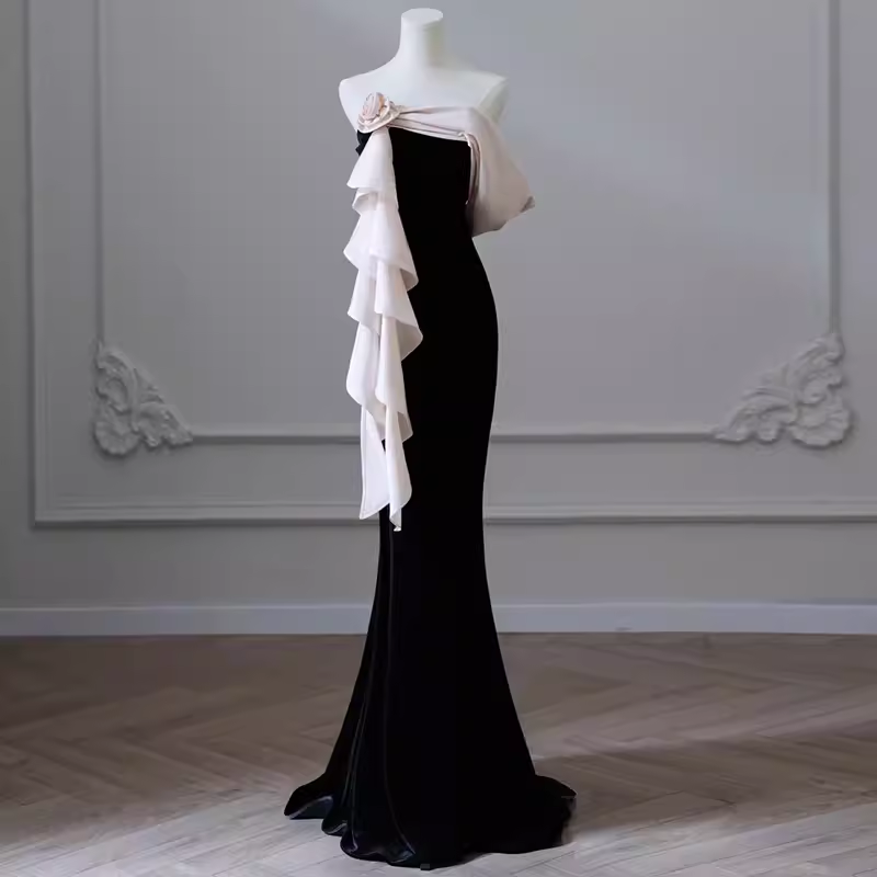 Robe de bal longue noire en velours sans bretelles simple sirène B166