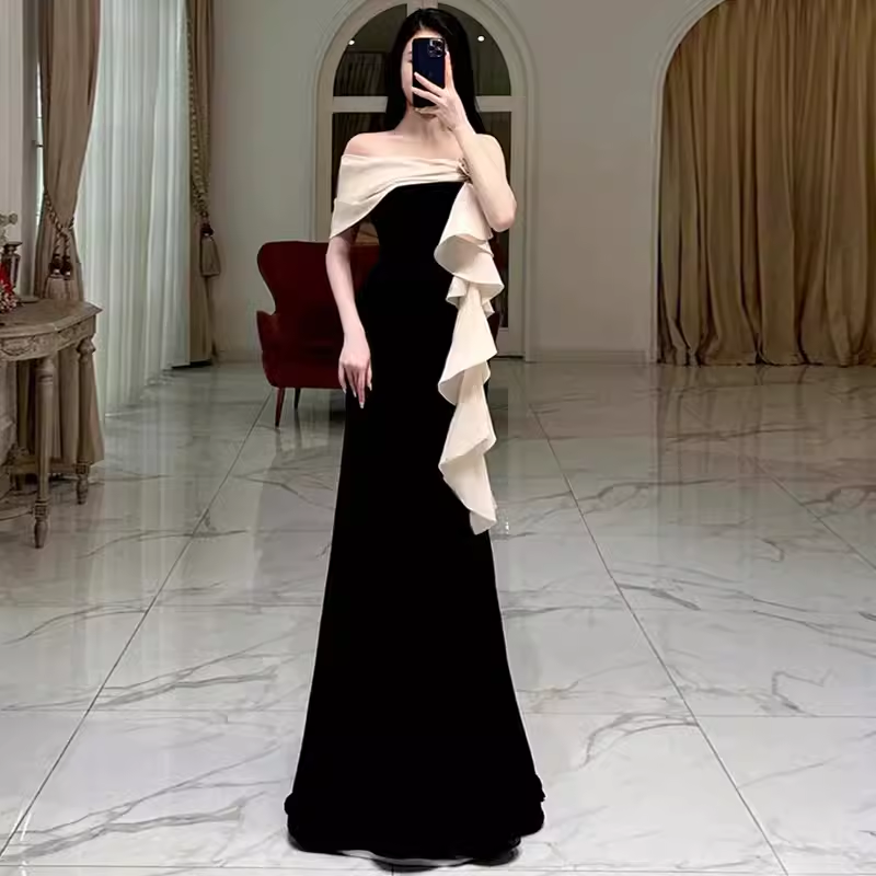 Robe de bal longue noire en velours sans bretelles simple sirène B166