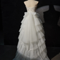 Robe de bal blanche à col en cœur, haute et basse, B210