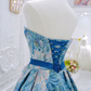Robe de bal longue en satin bleu à fleurs trapèze B241