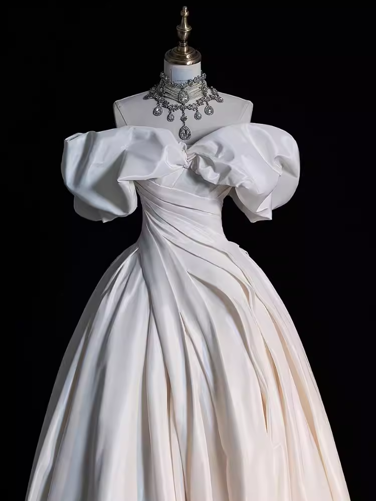 Vintage Ball Gown Strapless White Satin Long Wedding Dresses B434