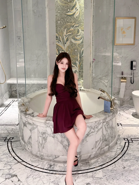 Robe courte d'été pour femme, style français, collection 2026, référence C8009