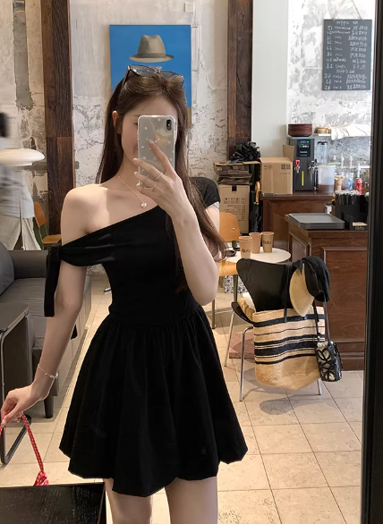 Robe courte d'été pour femme, style français, collection 2026, référence C7346