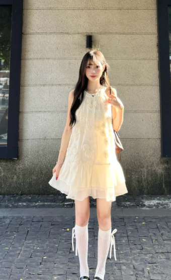 Robe courte d'été pour femme, style français, collection 2026, référence C7968