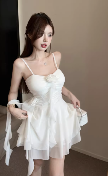 Robe courte d'été pour femme, style français, collection 2026, référence C7286