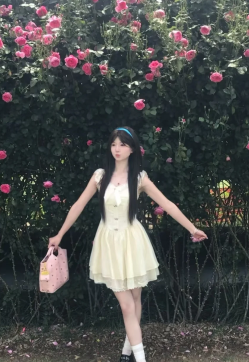 Robe courte d'été pour femme, style français, collection 2026, référence C7990