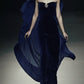 Robe de soirée longue en velours bleu marine à manches longues et à perles C2857